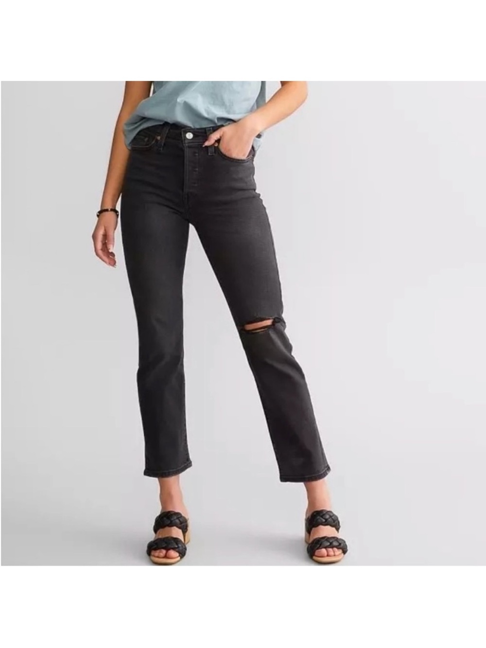 Levi’s High-Rise wedgie ripped straight cut and dry